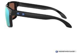 Oakley Holbrook